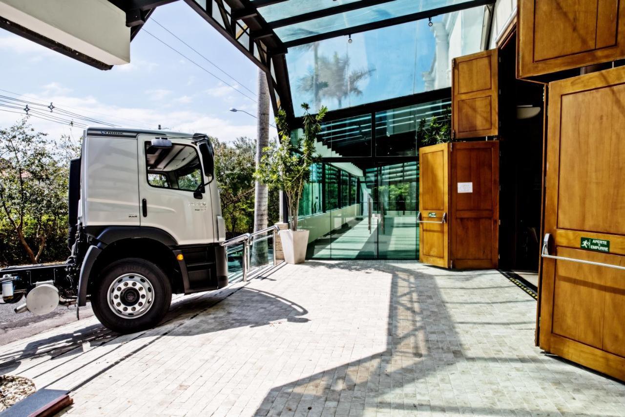 Itu Plaza Hotel Εξωτερικό φωτογραφία